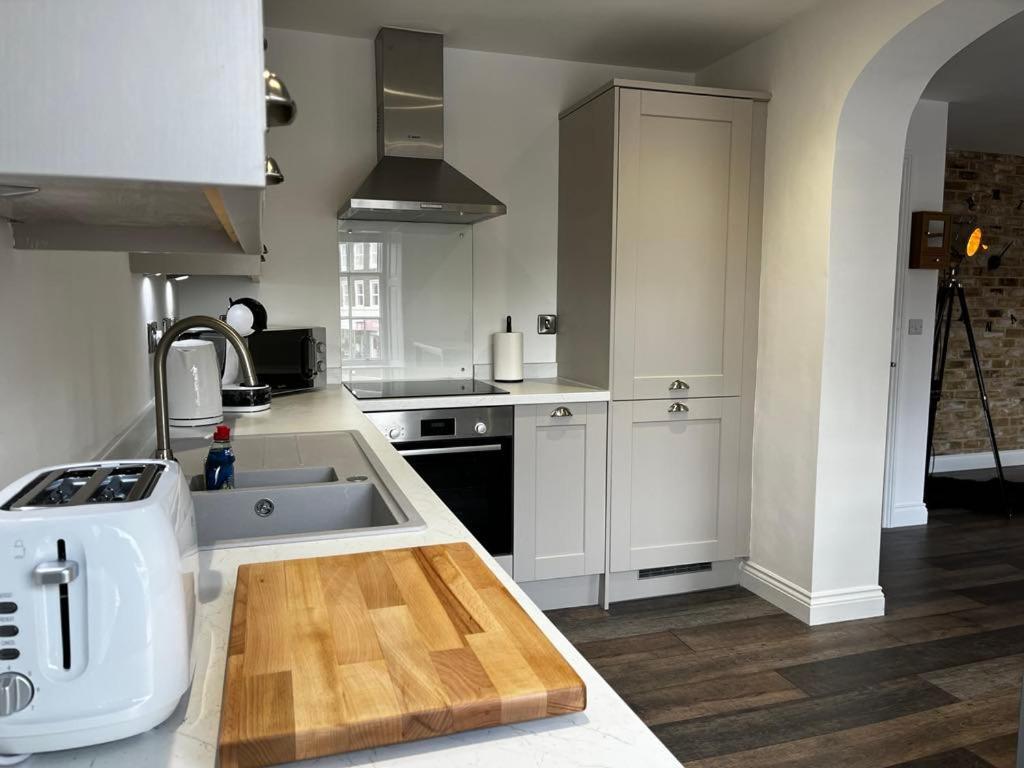 Sterling Stylish 2 Bedroom Central Modern Apartment Darlington  Ngoại thất bức ảnh